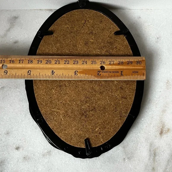 Vintage Oval Ornate brown/reddish Gilded wall Picture Frame.. - Picture 8 of 8